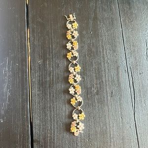 Tricolor flower bracelet